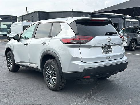Used 2024 Nissan Rogue S image 6