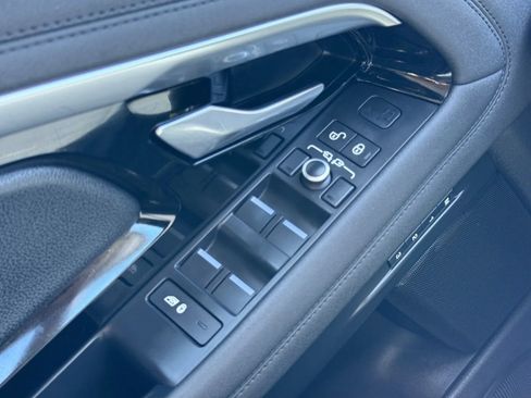 Used 2020 Land Rover Range Rover Evoque SE AWD/4WD image 28
