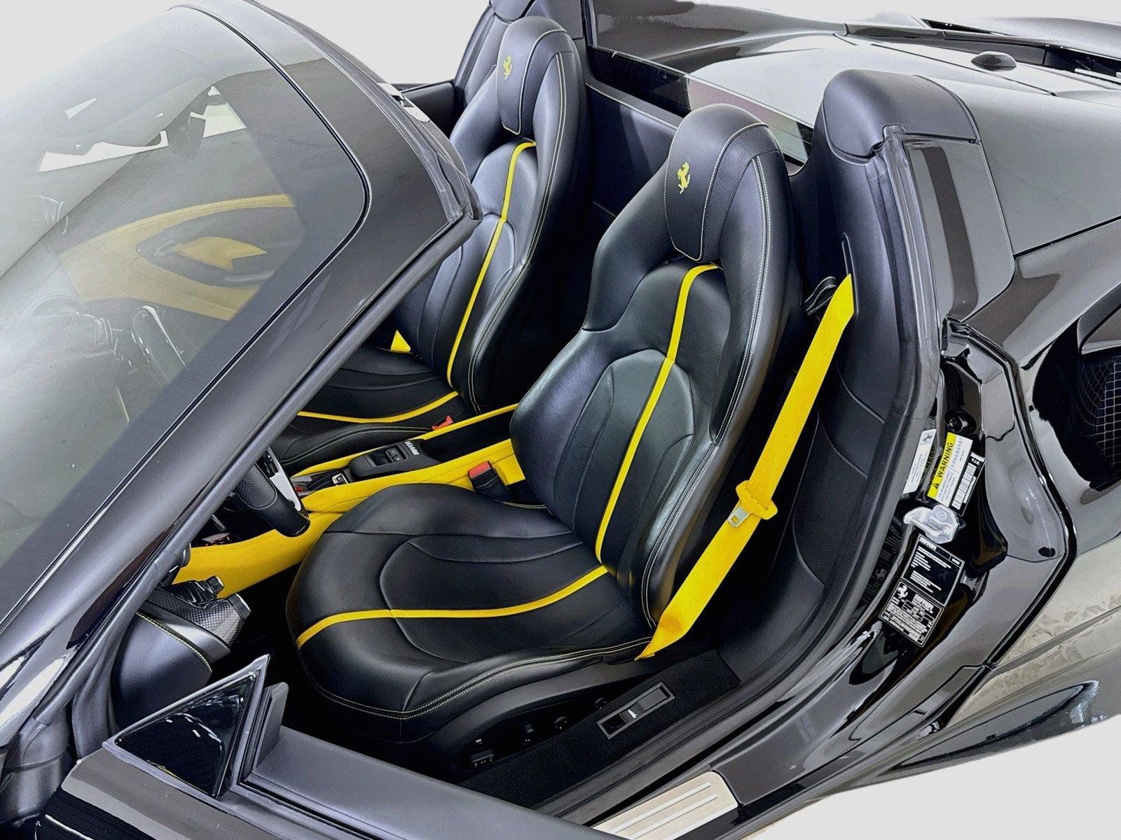 Used 2021 Ferrari F8 Tributo RWD image 14