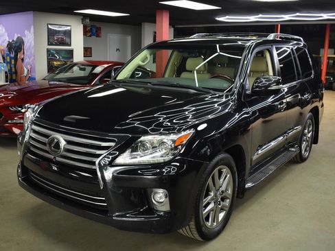 Used 2015 Lexus LX 570 Base AWD 4dr SUV image 1