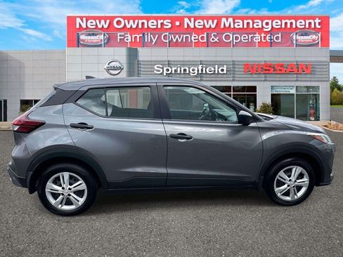 Used 2025 Nissan Kicks Play S FWD image 4