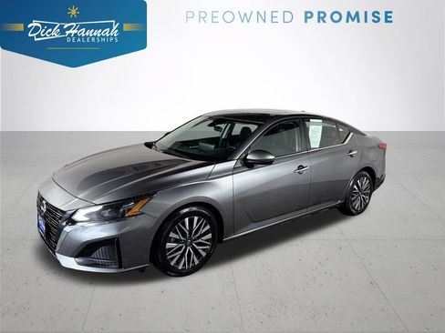 Used 2023 Nissan Altima 2.5 SV w/ SV Premium Package FWD image 1