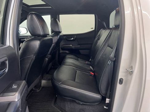 Used 2021 Toyota Tacoma TRD Off-Road w/ TRD Premium Off Road Package image 12