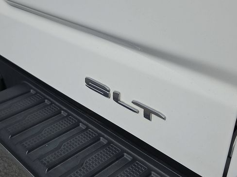 Used 2019 GMC Sierra 1500 SLT w/ SLT Premium Package AWD/4WD image 16