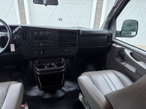Used 2015 Chevrolet Express 2500 LS image 25