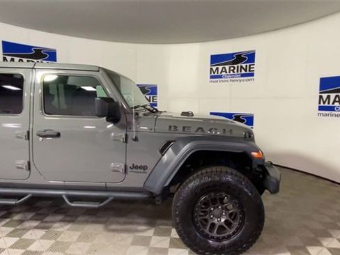 Used 2022 Jeep Wrangler Unlimited Sport w/ Xtreme Recon 35" Tire Package image 3