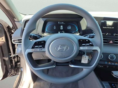 New 2026 Hyundai Elantra SE FWD image 12