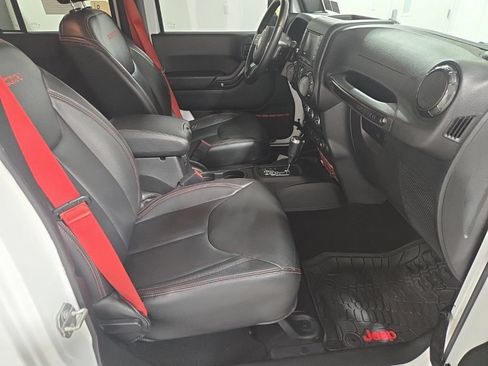 Used 2018 Jeep Wrangler Unlimited Rubicon AWD/4WD image 21
