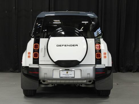 Used 2025 Land Rover Defender 110 S AWD/4WD image 4