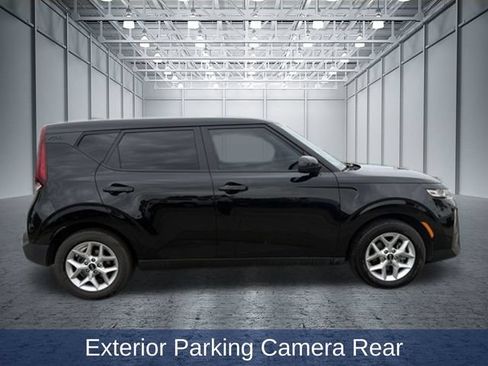Used 2020 Kia Soul S FWD image 2