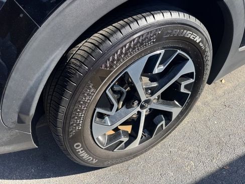 Certified 2024 Kia Sportage EX image 3