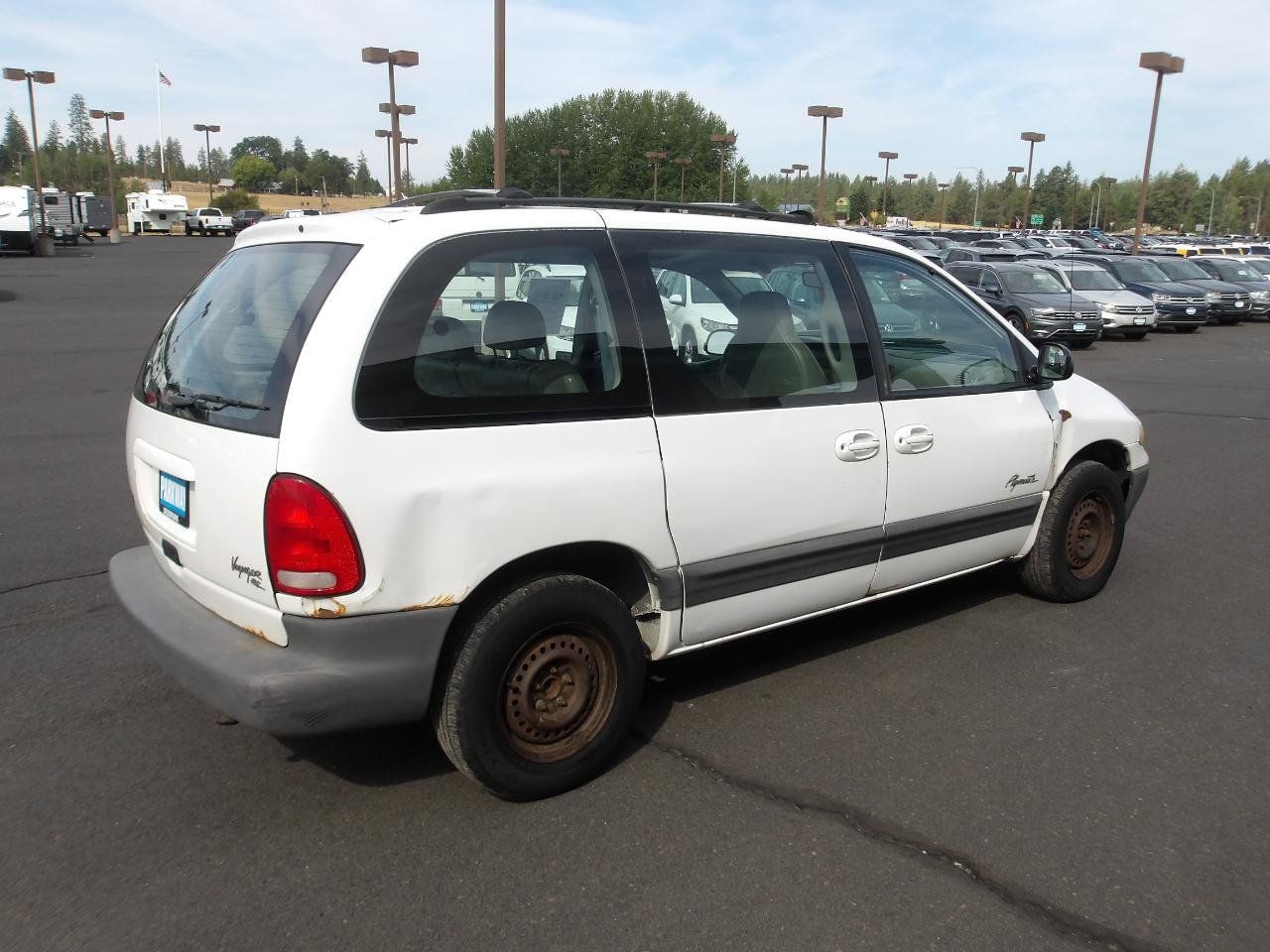 Used 1999 Plymouth Voyager FWD image 5