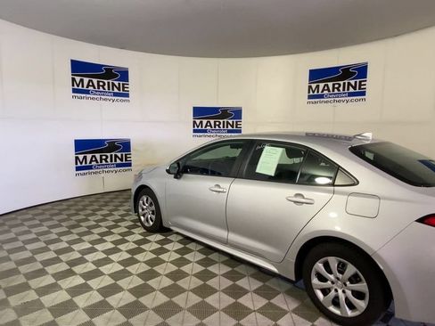 Used 2024 Toyota Corolla LE FWD image 8