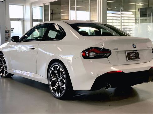 Used 2025 BMW 230i xDrive Coupe w/ Convenience Package image 4