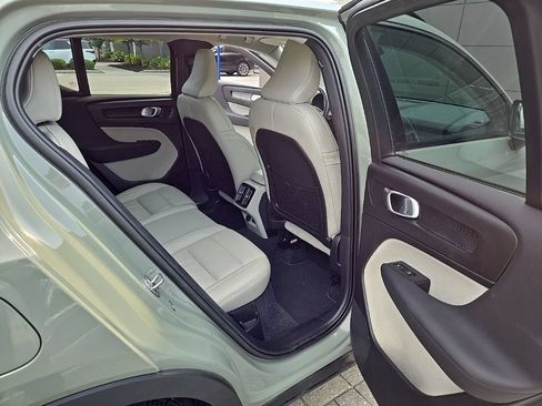 Used 2023 Volvo XC40 B5 Ultimate w/ Climate Package AWD/4WD image 19