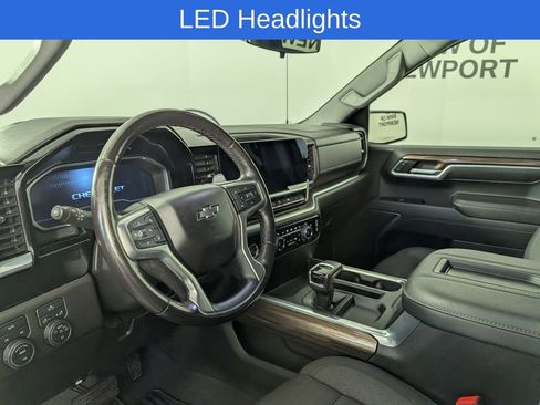 Used 2022 Chevrolet Silverado 1500 RST w/ LPO, Dark Essentials Package AWD/4WD image 13