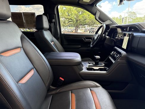 Used 2023 GMC Sierra 1500 AT4 w/ Technology Package AWD/4WD image 32