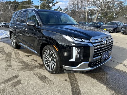 Used 2024 Hyundai Palisade Calligraphy AWD/4WD image 3