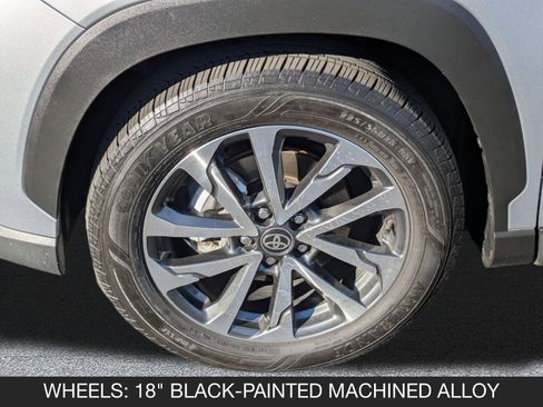 Used 2025 Toyota Corolla Cross XLE image 11