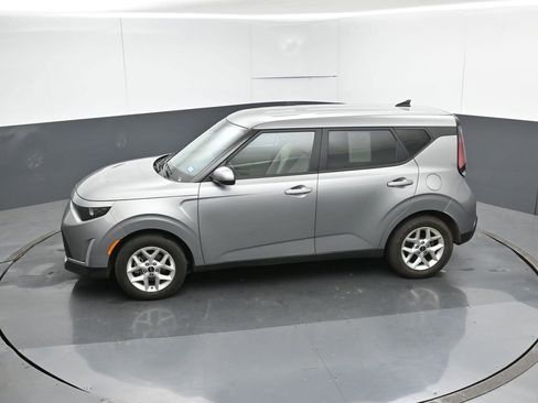 Used 2025 Kia Soul LX w/ LX Technology Package image 48
