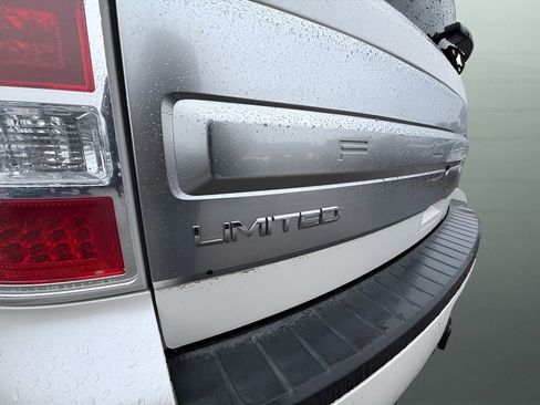 Used 2018 Ford Flex Limited w/ Equipment Group 301A FWD image 29