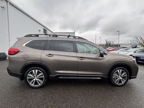 Used 2022 Subaru Ascent Limited w/ Technology Package image 8