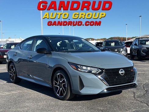 New 2025 Nissan Sentra SR image 1