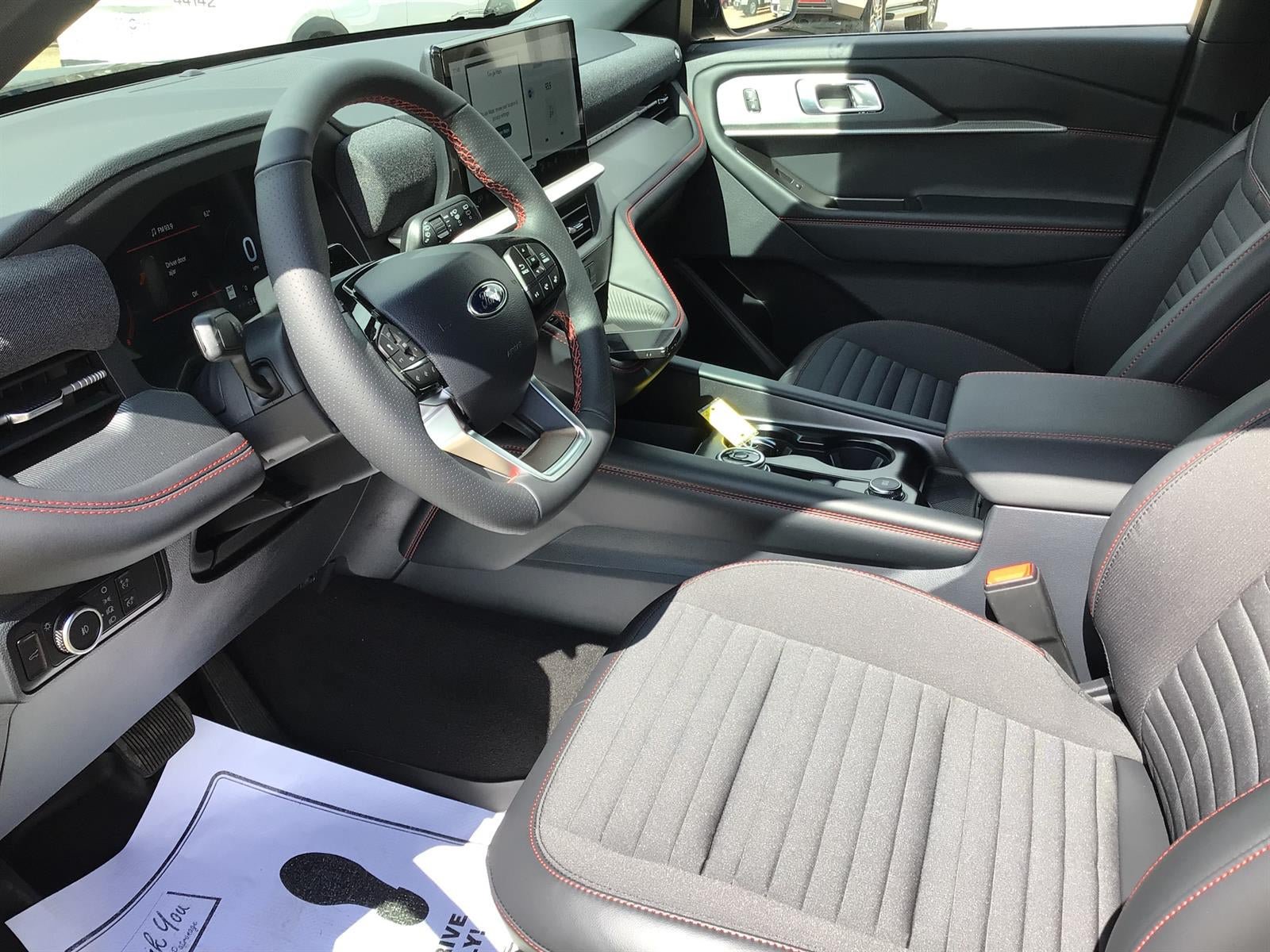 New 2026 Ford Explorer ST-Line w/ ST-Line Street Pack RWD image 3