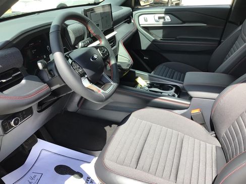 New 2026 Ford Explorer ST-Line w/ ST-Line Street Pack RWD image 3