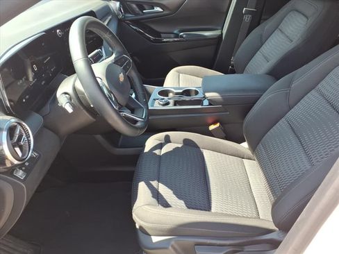 Used 2026 Chevrolet Equinox LT FWD image 12