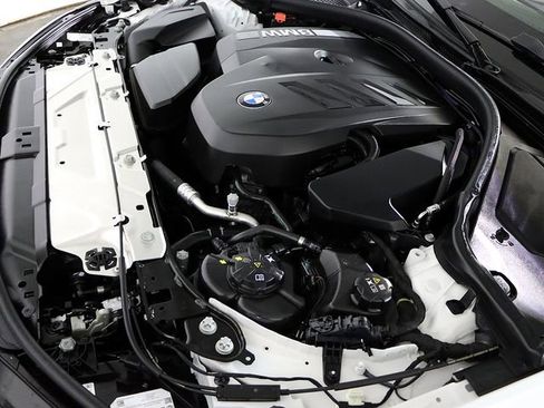 Used 2025 BMW 330i xDrive Sedan AWD/4WD image 39