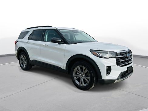 New 2026 Ford Explorer Active w/ Active Comfort Package image 2