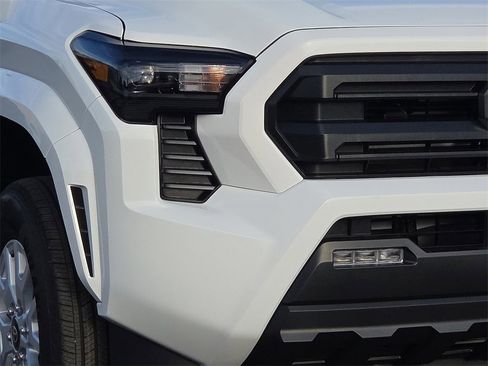 New 2026 Toyota Tacoma SR5 image 10