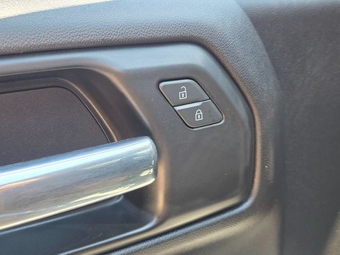 Used 2021 Chevrolet Silverado 1500 Custom AWD/4WD image 28