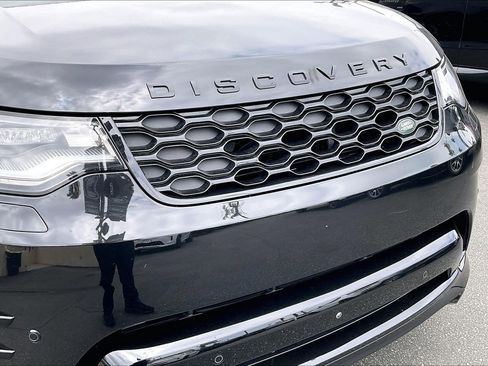 Certified 2025 Land Rover Discovery Dynamic SE AWD/4WD image 30