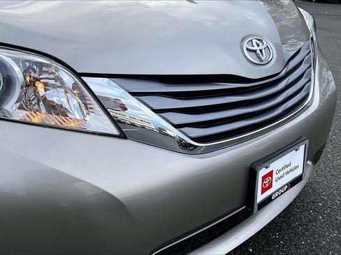 Certified 2017 Toyota Sienna XLE w/ XLE Navigation Package image 29