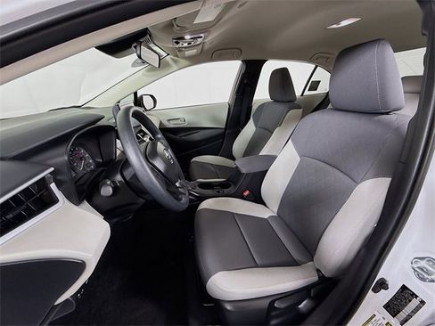 Certified 2025 Toyota Corolla LE image 5