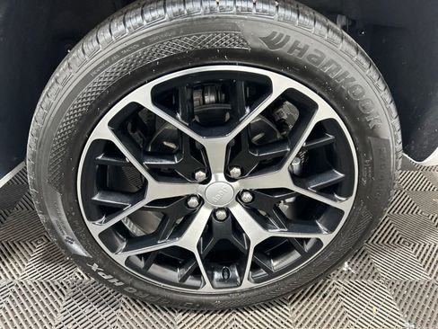 Used 2023 Jeep Grand Cherokee Summit AWD/4WD image 32