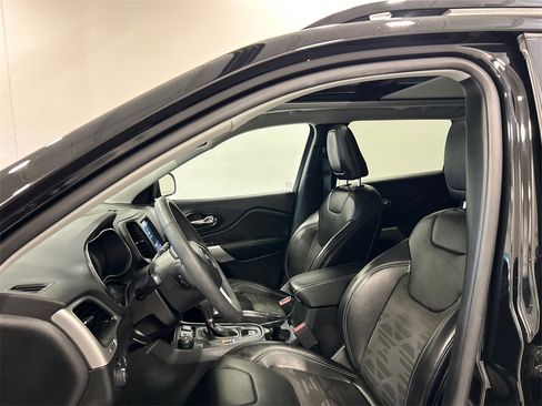 Used 2022 Jeep Cherokee Latitude w/ Sun & Sound Group image 15