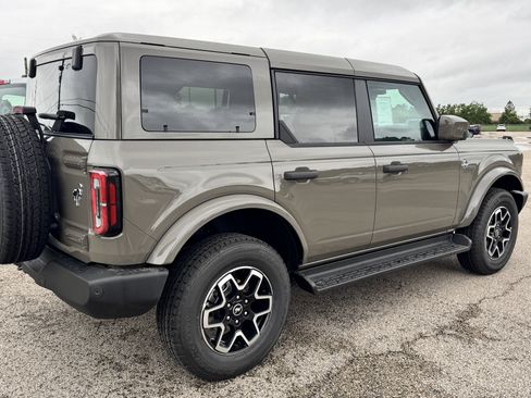 New 2026 Ford Bronco Outer Banks AWD/4WD image 3