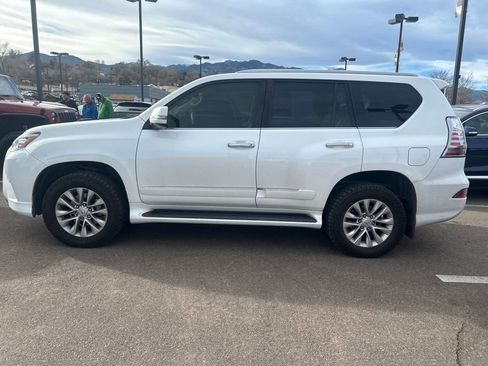 Used 2019 Lexus GX 460 image 15