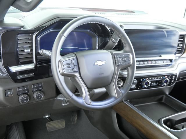 Used 2025 Chevrolet Silverado 3500 High Country w/ Technology Package AWD/4WD image 21