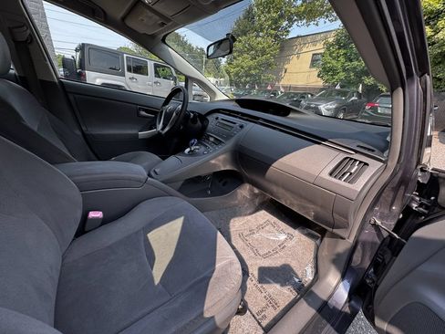 Used 2010 Toyota Prius Three FWD image 17