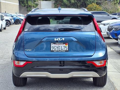 Certified 2023 Kia Niro Wind FWD image 4