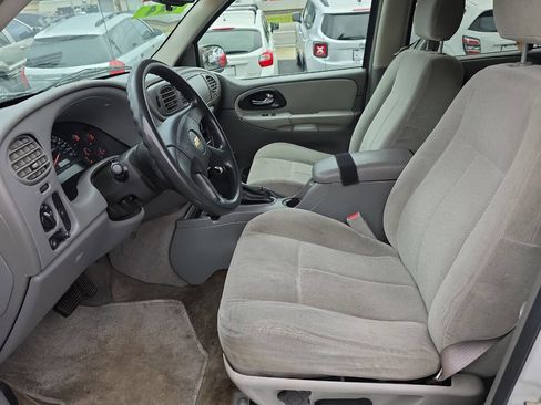 Used 2005 Chevrolet TrailBlazer EXT LS w/ LS Preferred Equipment Group image 9