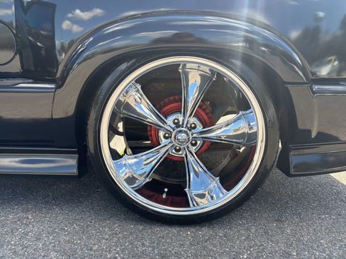 Used 2002 Chevrolet S10 Pickup LS w/ LS Preferred Equipment Group image 12