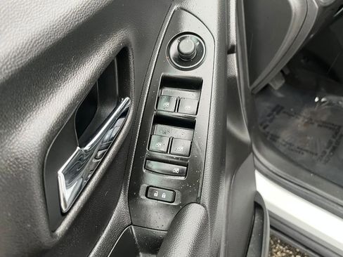 Used 2020 Chevrolet Trax LT w/ LT Convenience Package FWD image 19