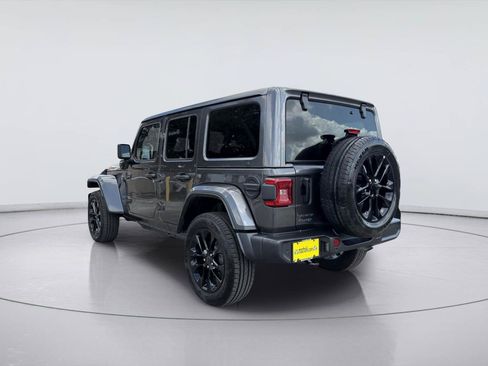 Used 2025 Jeep Wrangler Unlimited Sahara w/ Safety Group AWD/4WD image 3