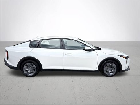 Used 2025 Kia K4 FWD image 5