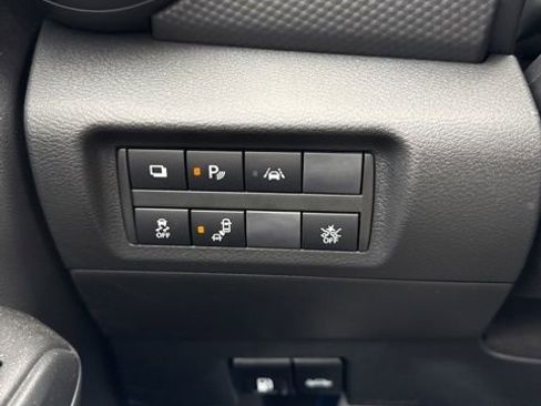 Certified 2025 Nissan Kicks Play S image 19